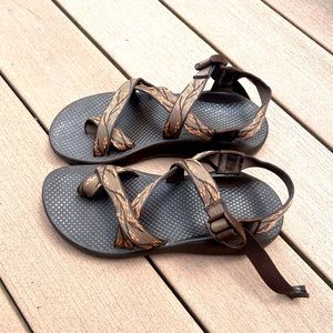 Women’s Chacos Sandals - Brown with Toe Loop - Size 8